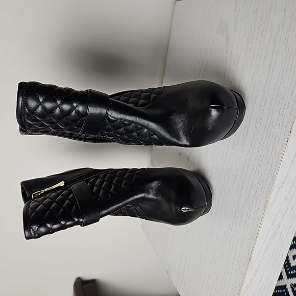 Bebe Booties (6) - Picture 2 of 8